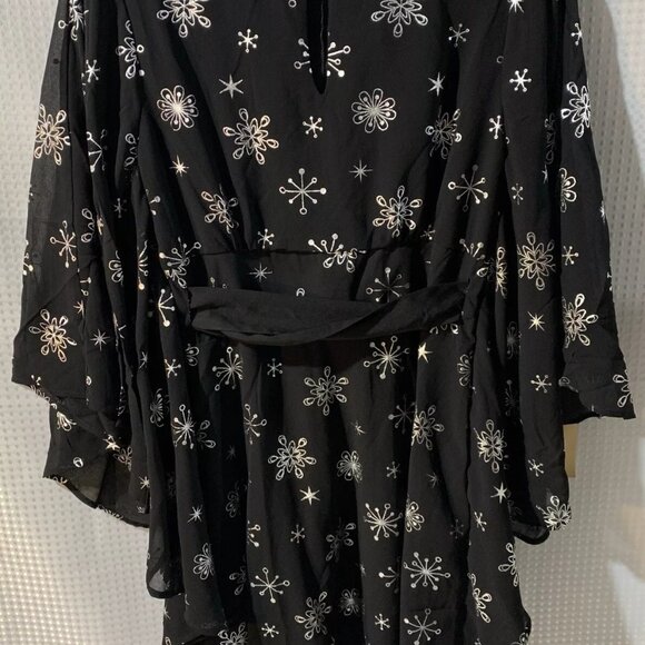 NWT M 6/8 Smak Parlour Black & Silver Snowflake “Social Climber” Caftan Dress - Picture 4 of 12